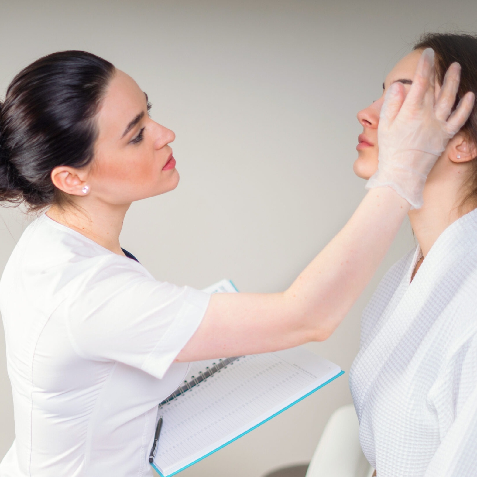 Facial assessment before non-surgical lifting